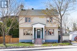 112 SPRINGFIELD ROAD  Ottawa, ON K1M 1C6
