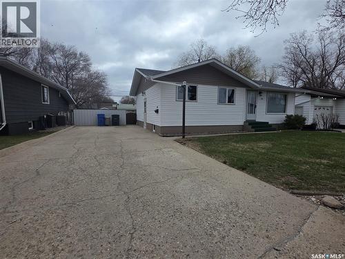 1841 Gibbs Road, Estevan, SK - Outdoor