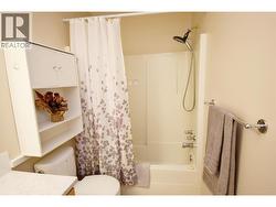 Main 4 pc bathroom - 