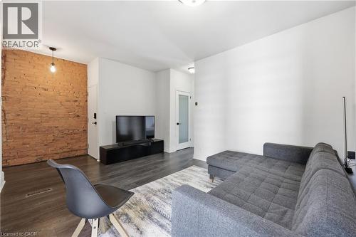 252 King Street W, Hamilton, ON - Indoor Photo Showing Living Room
