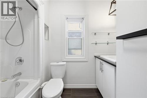 252 King Street W, Hamilton, ON - Indoor Photo Showing Bathroom