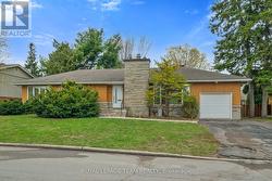 1358 DOWLER AVENUE  Ottawa, ON K1H 7S1