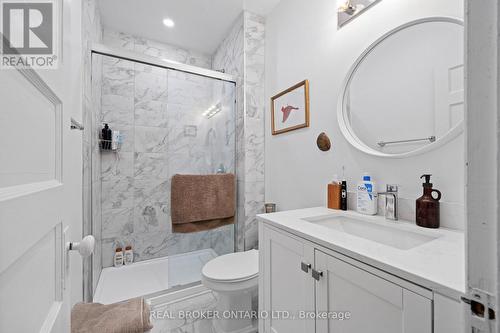 Unit 4 (1-Bed/1-Bath/~440sq ft) - 72 Fifth Avenue, Ottawa, ON - Indoor Photo Showing Bathroom