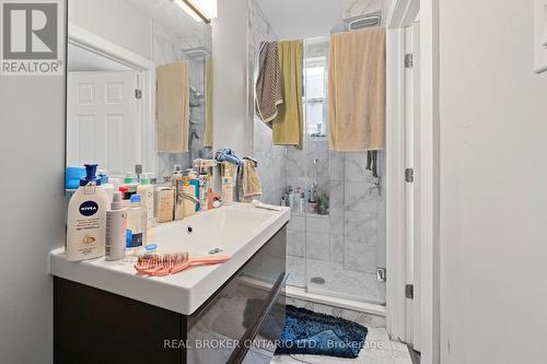 Unit 6 (3-Bed/1.5-Bath/~905sq ft) - 72 Fifth Avenue, Ottawa, ON - Indoor Photo Showing Bathroom