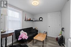 Unit 8 (3-Bed/1.5-Bath/~915sq ft) - 