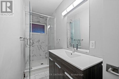 Unit 1 (3-Bed/1.5-Bath/~900sq ft) - 72 Fifth Avenue, Ottawa, ON - Indoor Photo Showing Bathroom