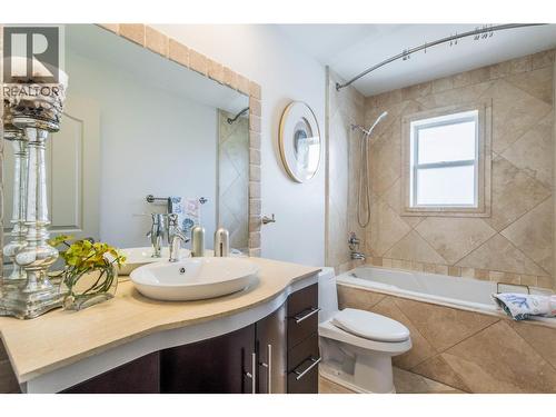 Full bathroom downstairs with jetted tub - 4325 Takla Road, Kelowna, BC 