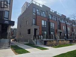 23 - 245 MCLEVIN AVENUE Toronto, ON M1B 6C8