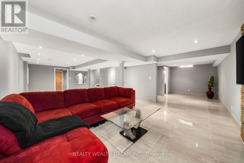185 Regency View Heights, Vaughan, ON - Indoor Photo Showing Living Room