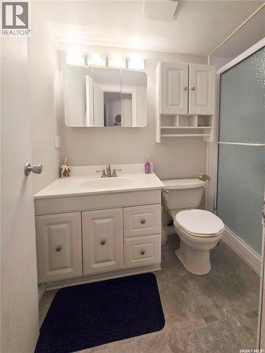 108 2931 Harding Street, Regina, SK - Indoor Photo Showing Bathroom