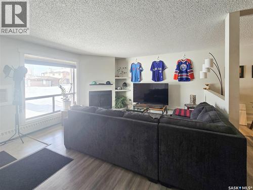 108 2931 Harding Street, Regina, SK - Indoor Photo Showing Living Room