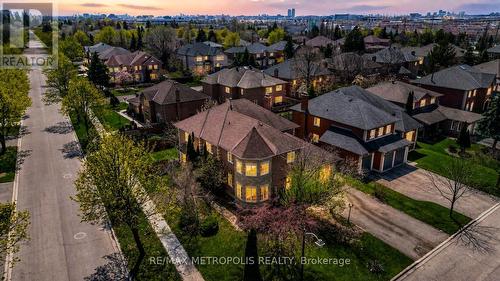 2 SCHOONER COURT  Markham, ON L6C 1R2