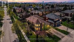 2 SCHOONER COURT Markham, ON L6C 1R2