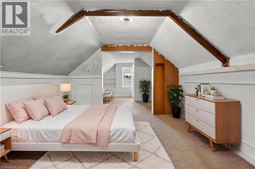 227 West 19Th Street, Hamilton, ON - Indoor Photo Showing Bedroom