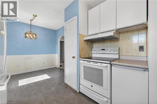 227 West 19Th Street, Hamilton, ON - Indoor Photo Showing Kitchen