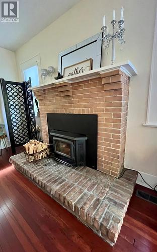 2070 Riverside Avenue, Trail, BC - Indoor With Fireplace