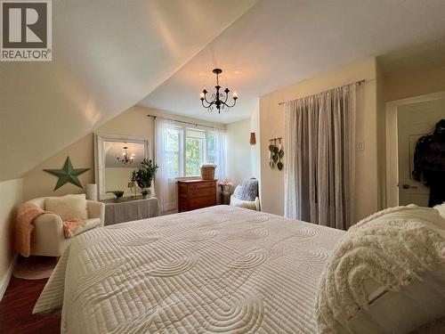 2070 Riverside Avenue, Trail, BC - Indoor Photo Showing Bedroom