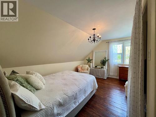 2070 Riverside Avenue, Trail, BC - Indoor Photo Showing Bedroom
