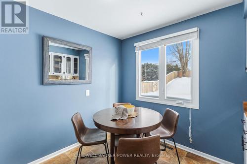 27 Foxcroft Crescent, London South (South K), ON - Indoor Photo Showing Dining Room