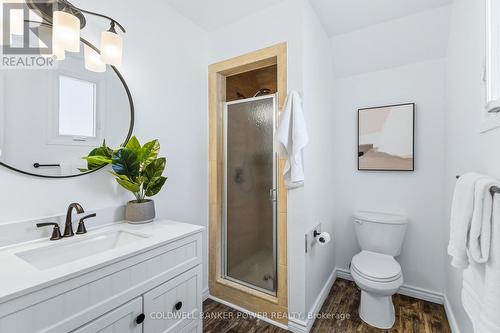 27 Foxcroft Crescent, London South (South K), ON - Indoor Photo Showing Bathroom