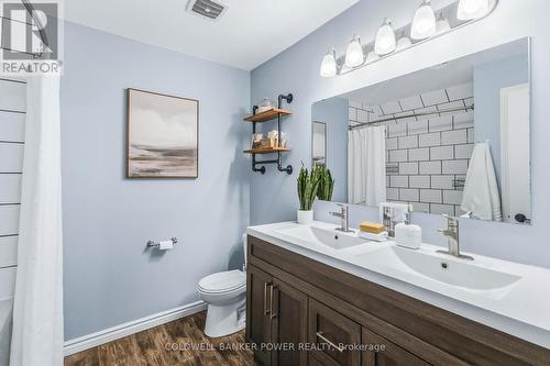 27 Foxcroft Crescent, London South (South K), ON - Indoor Photo Showing Bathroom