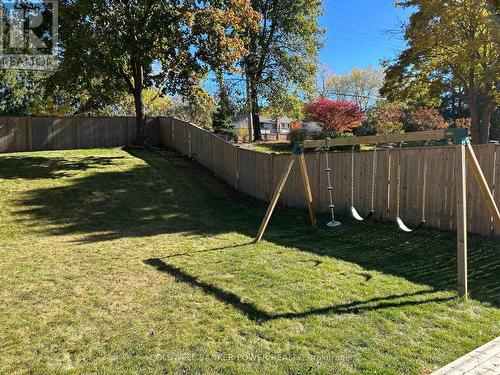 27 Foxcroft Crescent, London South (South K), ON - Outdoor With Backyard