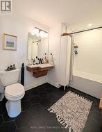 Great bathroom with - 
