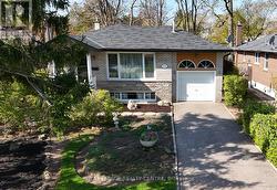 3556 THE CREDIT WOODLANDS  Mississauga, ON L5C 2K6