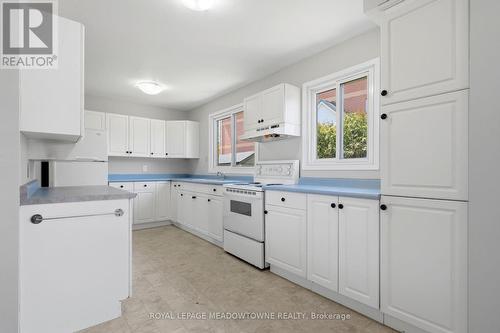 82 Maple Avenue, Halton Hills, ON - Indoor Photo Showing Kitchen