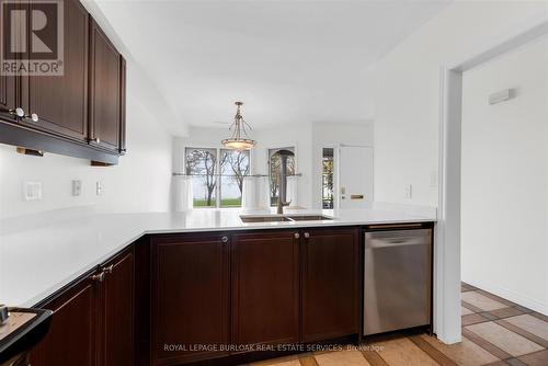 1389 Lakeshore Road, Burlington, ON - Indoor Photo Showing Kitchen