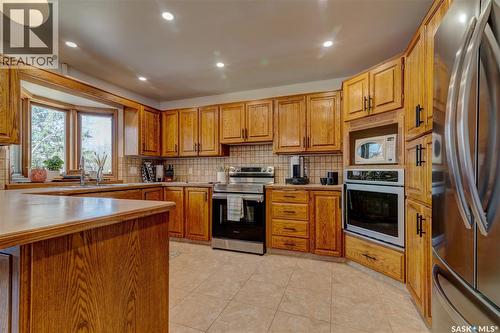 1434 Sidler Drive N, Regina, SK - Indoor Photo Showing Kitchen