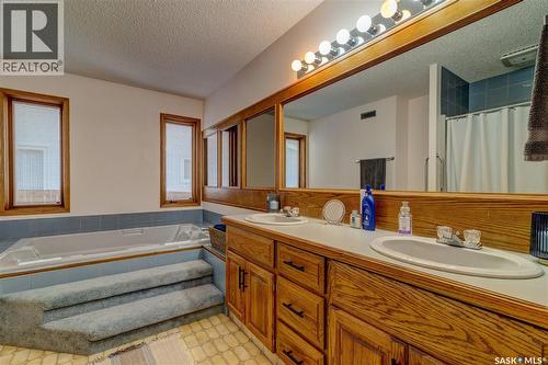 1434 Sidler Drive N, Regina, SK - Indoor Photo Showing Bathroom