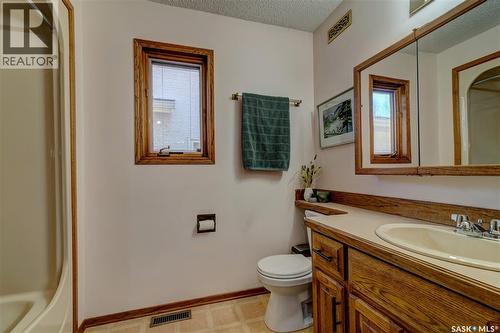 1434 Sidler Drive N, Regina, SK - Indoor Photo Showing Bathroom