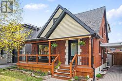 286 WESTHILL AVENUE  Ottawa, ON K1Z 7H6
