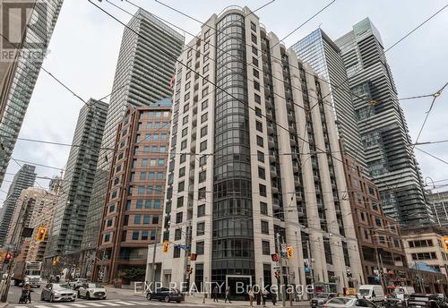 1603 - 801 BAY STREET  Toronto, ON M5S 1Y9