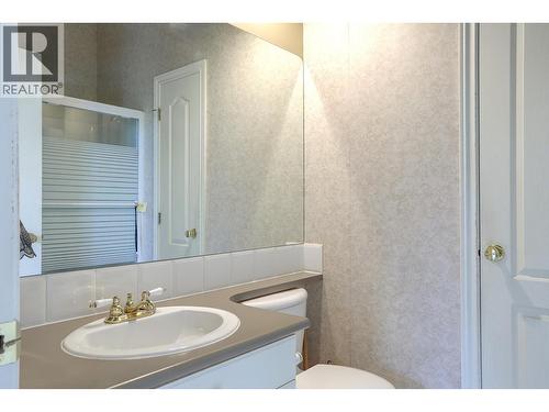 1101 Phoenix Drive, Vernon, BC - Indoor Photo Showing Bathroom