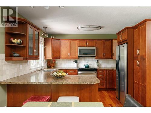 2351 Gallagher Road, Kelowna, BC - Indoor Photo Showing Kitchen