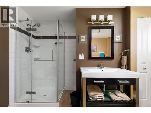 2351 Gallagher Road, Kelowna, BC - Indoor Photo Showing Bathroom