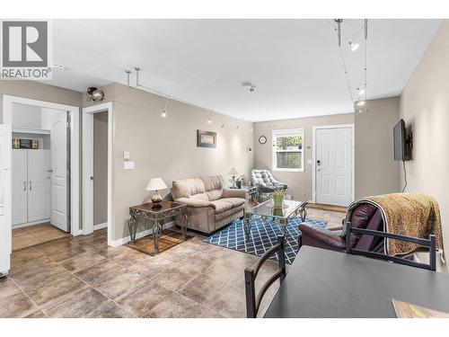 GUEST SUITE - 2351 Gallagher Road, Kelowna, BC - Indoor Photo Showing Living Room