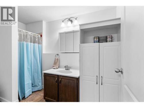 GUEST SUITE - 2351 Gallagher Road, Kelowna, BC - Indoor Photo Showing Bathroom