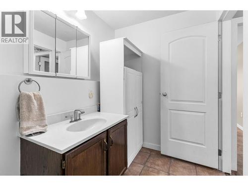 GUEST SUITE - 2351 Gallagher Road, Kelowna, BC - Indoor Photo Showing Bathroom