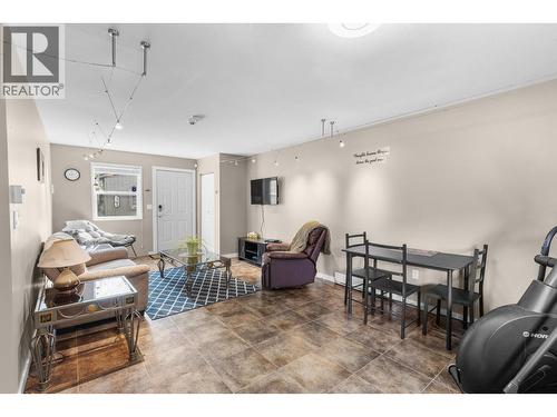 GUEST SUITE - 2351 Gallagher Road, Kelowna, BC - Indoor