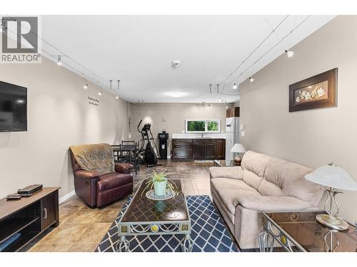 GUEST SUITE - 2351 Gallagher Road, Kelowna, BC - Indoor Photo Showing Living Room