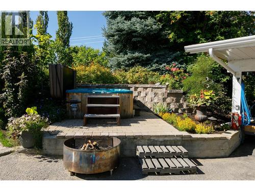 2351 Gallagher Road, Kelowna, BC - Outdoor