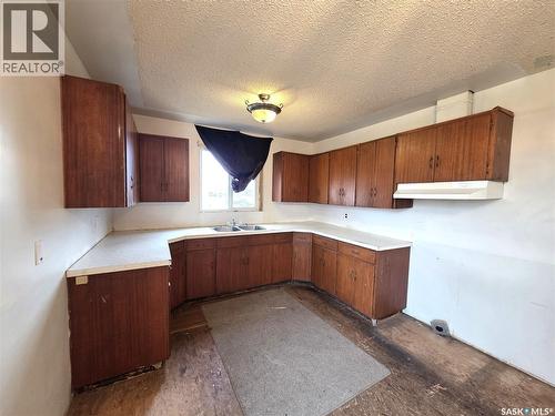 314 2Nd Avenue, Young, SK - Indoor Photo Showing Kitchen