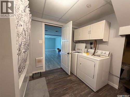 302 Aberdeen Street, Elbow, SK - Indoor Photo Showing Laundry Room