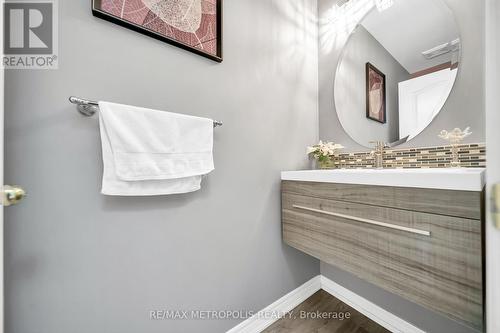 Powder Room - 2 pc - 5 Westhampton Way, Hamilton, ON - Indoor