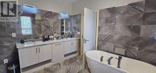 146 Moreau Parkway, Tiny, ON - Indoor Photo Showing Bathroom