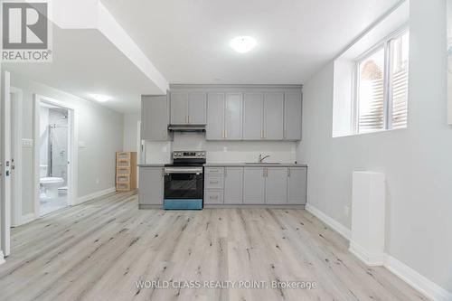 560 Woodview Road, Burlington, ON - Indoor Photo Showing Kitchen