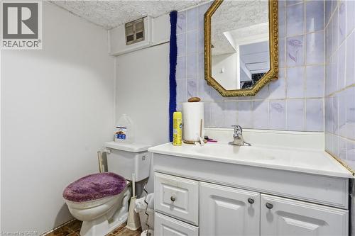 105 Tolton Avenue, Hamilton, ON - Indoor Photo Showing Bathroom